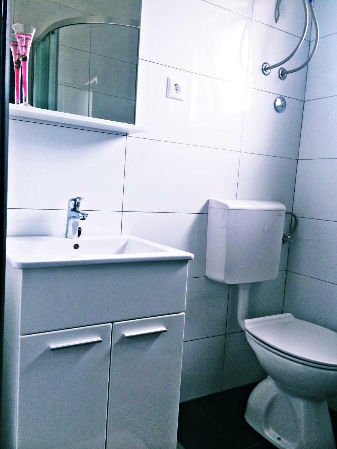 Ika Apartments 比比涅 外观 照片